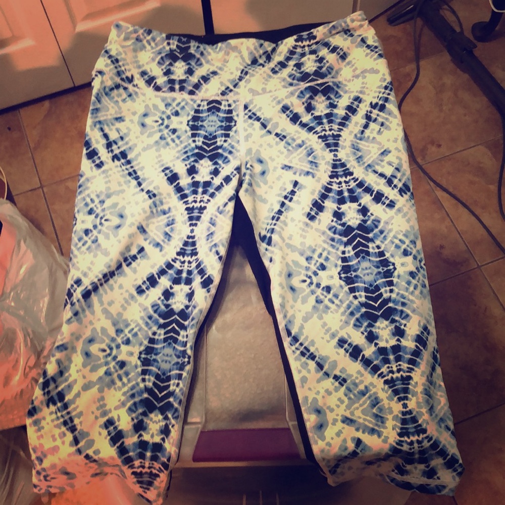 VSX Victoria’s Secret Sport tie dye leggings